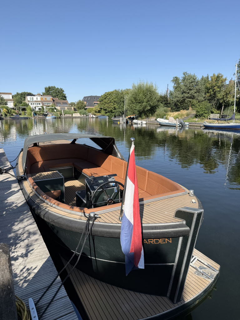 AluShip E-700 sloep