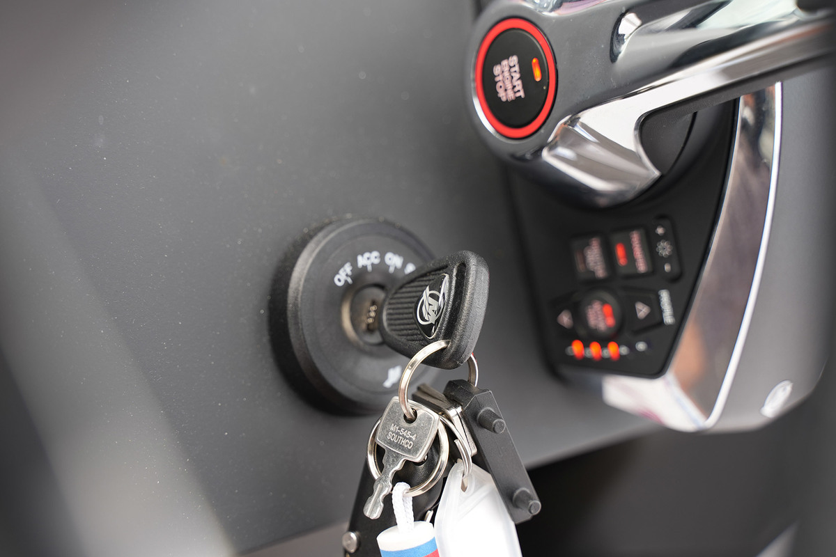 Axopar 29 XC Cross Cabin