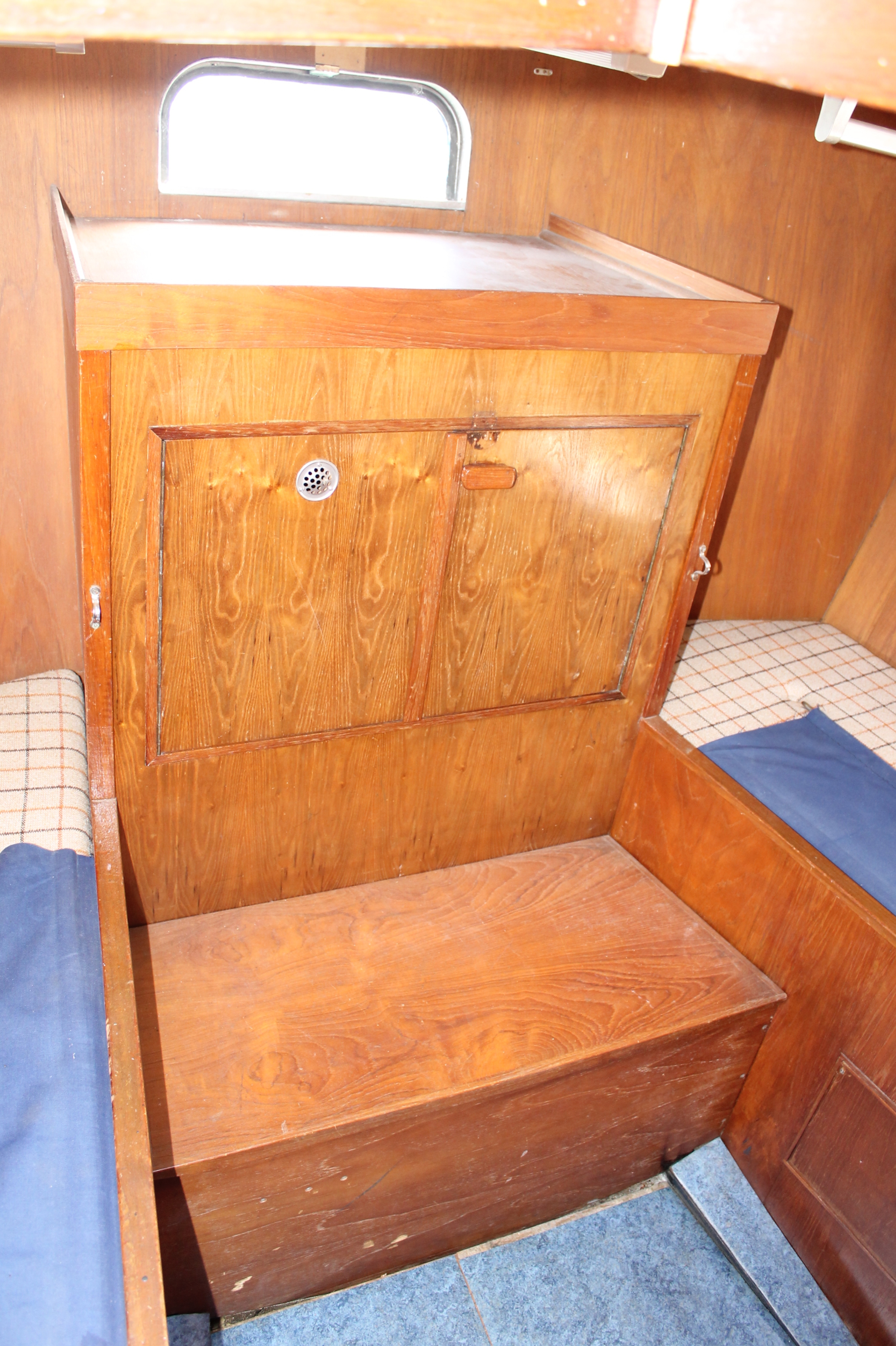 Pieter Beeldsnijder Gouwzee 3A