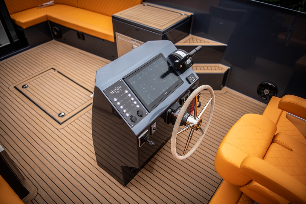Maxima Boats 35