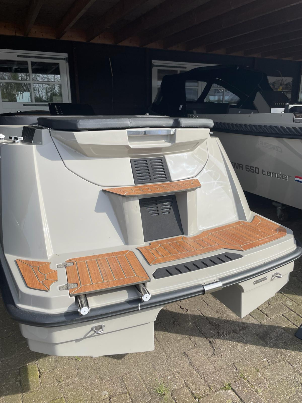 Corsiva 600 tender DEMO vaarklaar verkocht