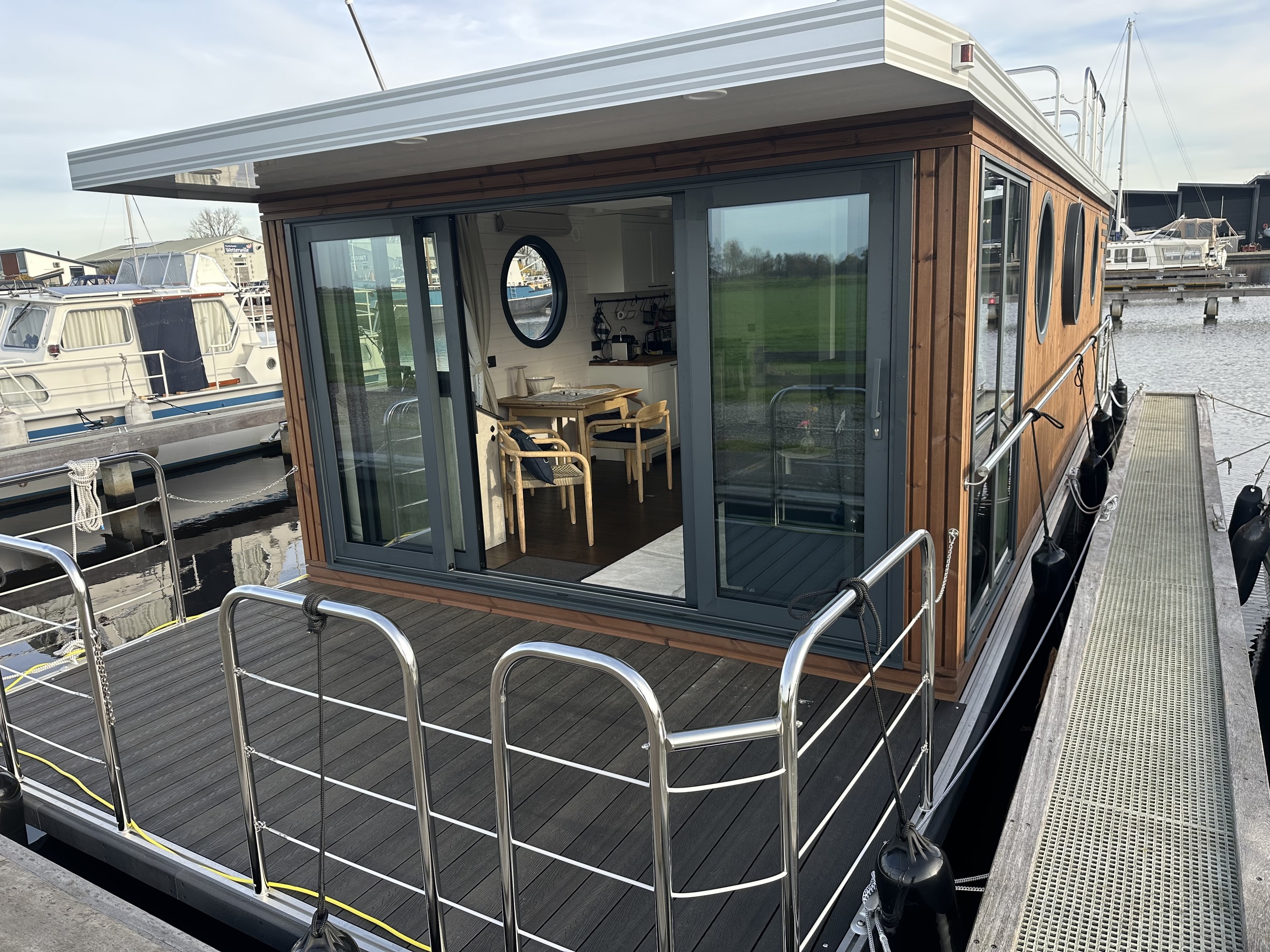 Nordic Season Houseboat NS 40 Eco 36m2