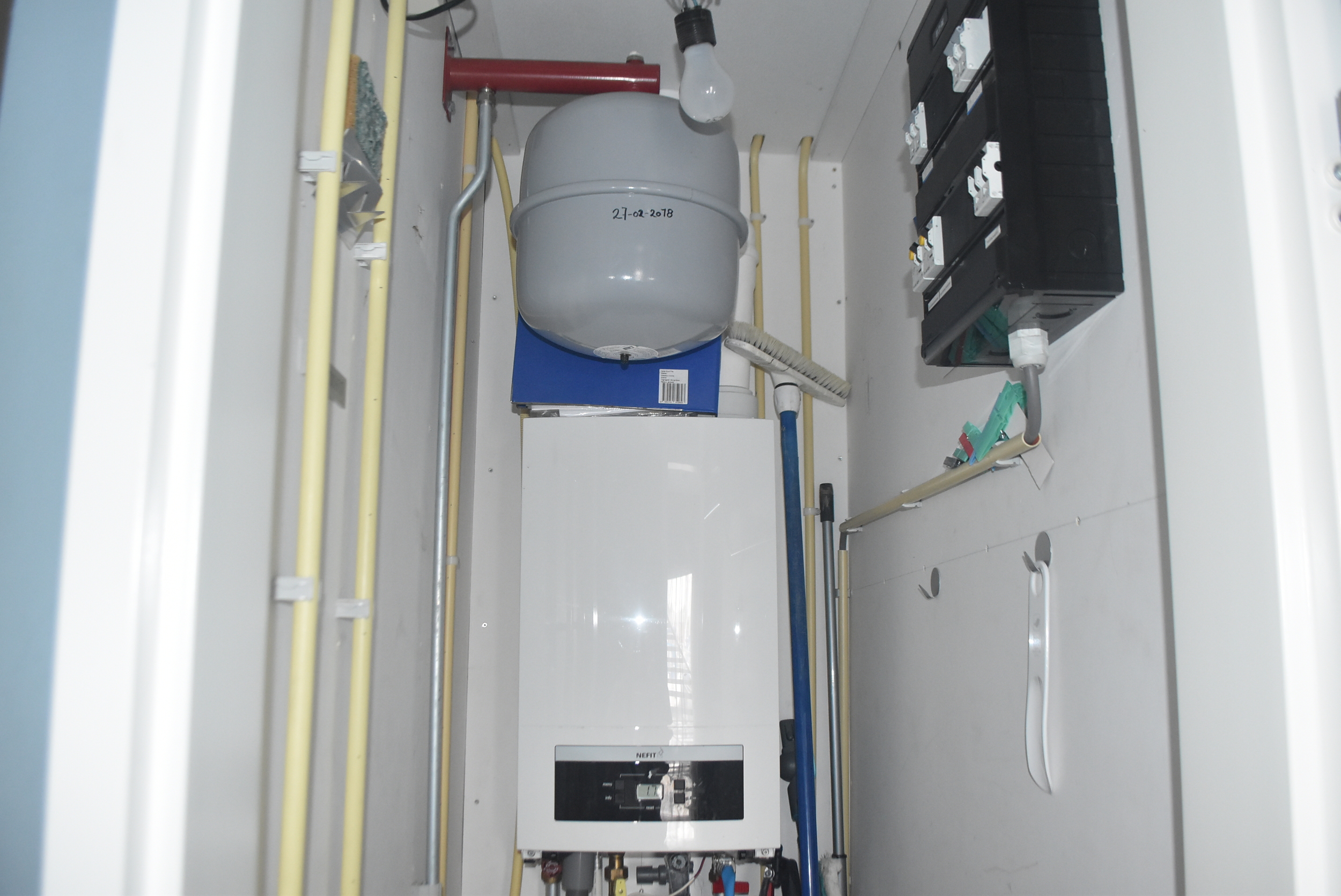 Aquavive Houseboat 1500 Met Vaste Overneembare Ligplaats In Warns