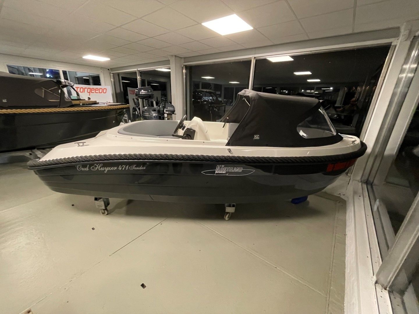 Oud Huijzer 471 Tender Basic