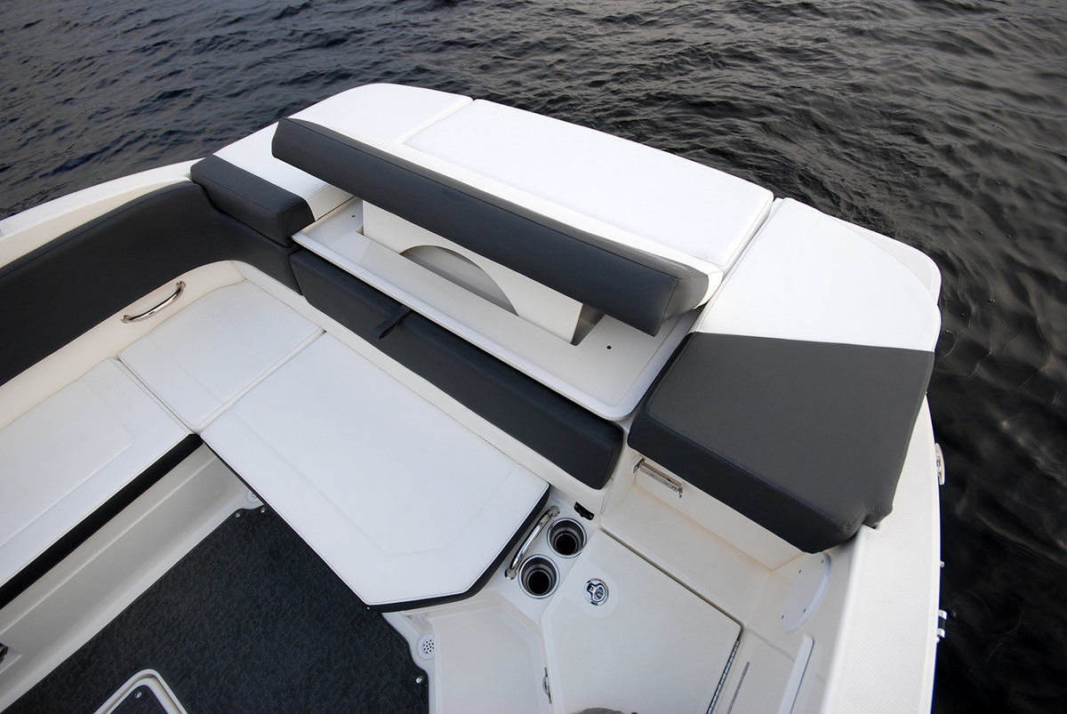 Sea Ray SPX 230
