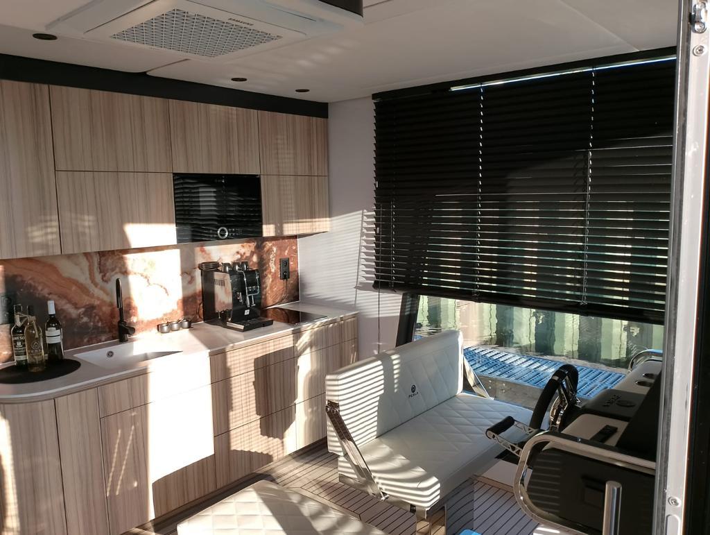 Perla Houseboat E-vision 42