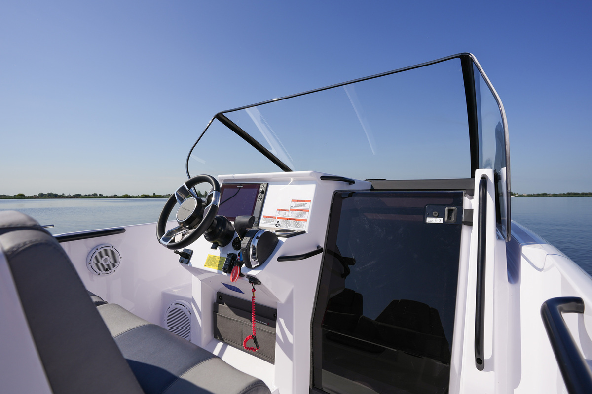 Axopar 25 Cross Bow & Cross Top