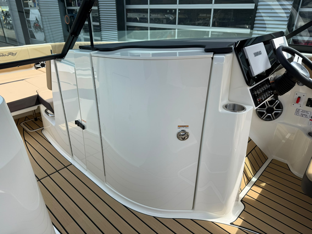 Sea Ray SDX 230