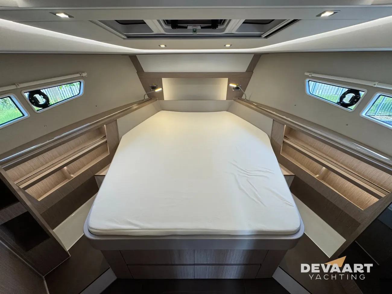 Sealine S335