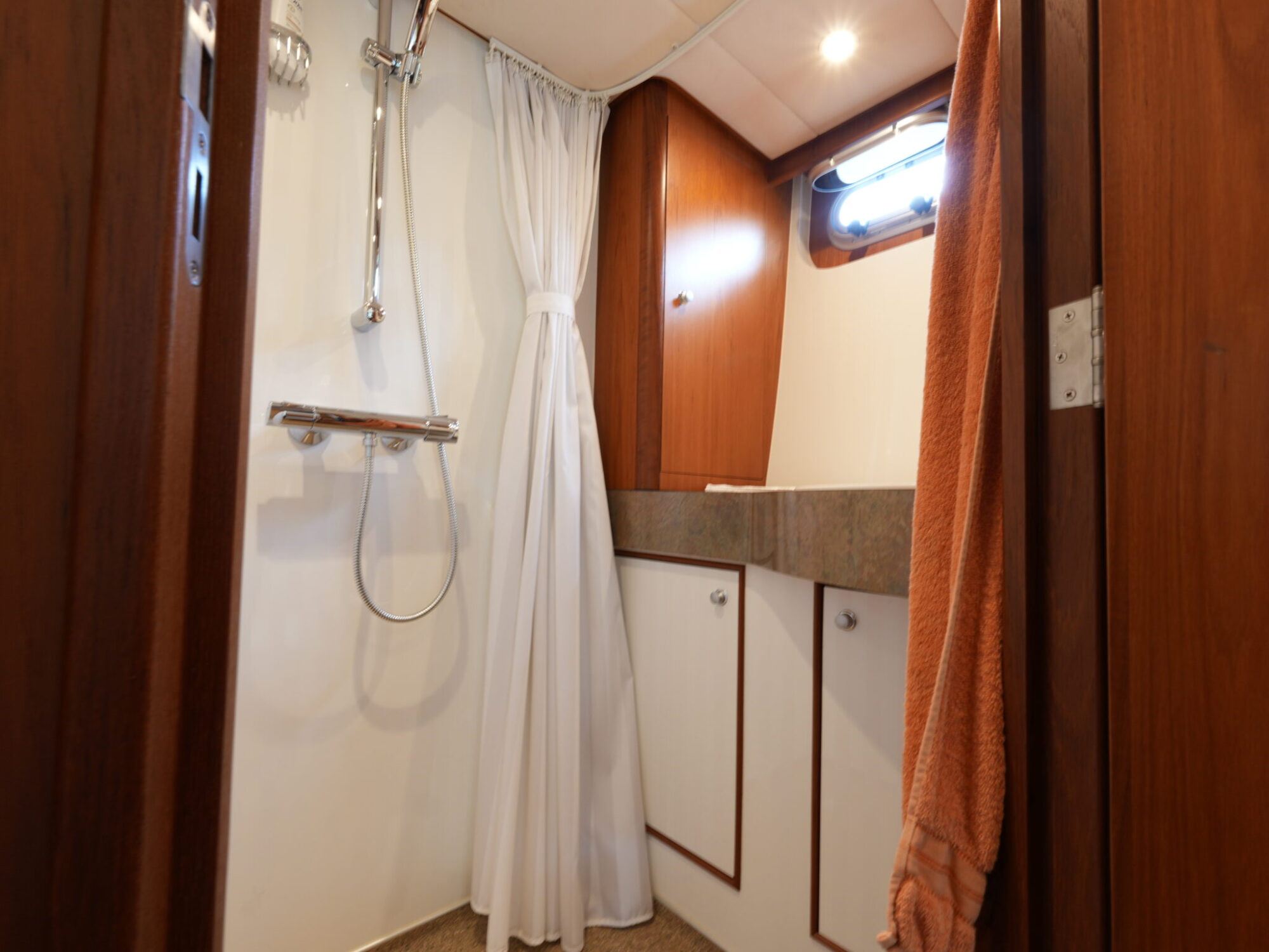 Van Vossen Parade 12.70 AK Exclusive