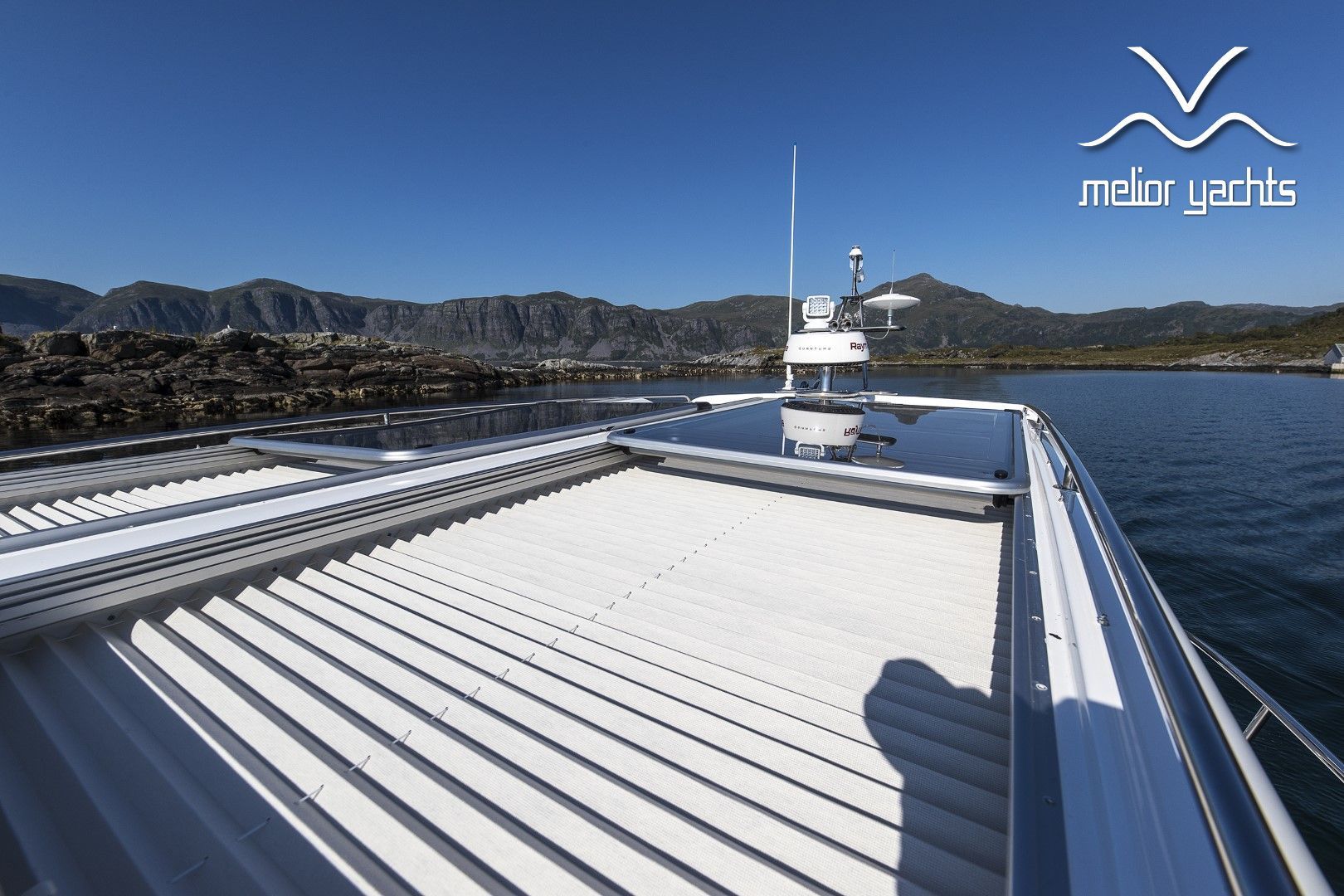 Saga 385 - Edition Walnut Interior