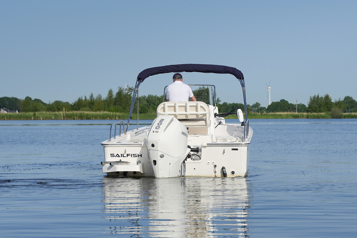 Boston Whaler 210 Montauk