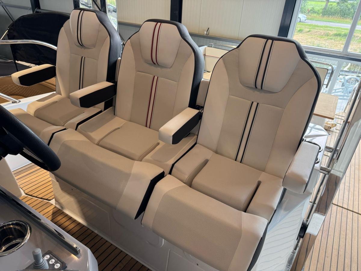 Jeanneau Cap Camarat 10.5 WA S2 op voorraad