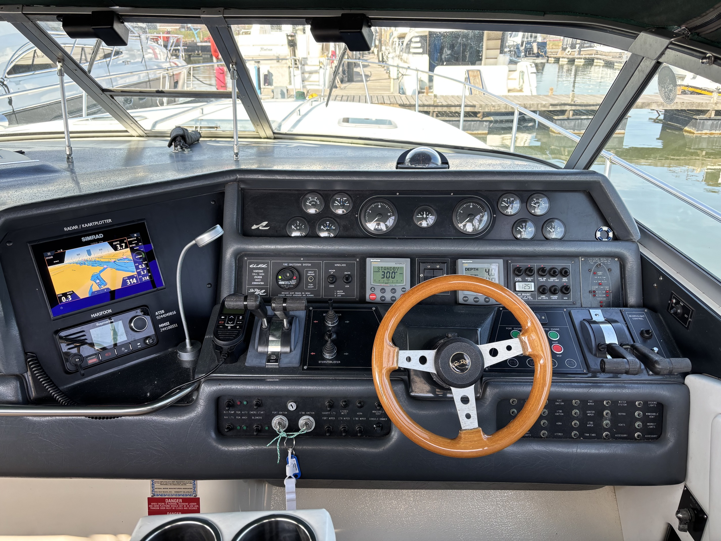 Sea Ray 370 Sundancer