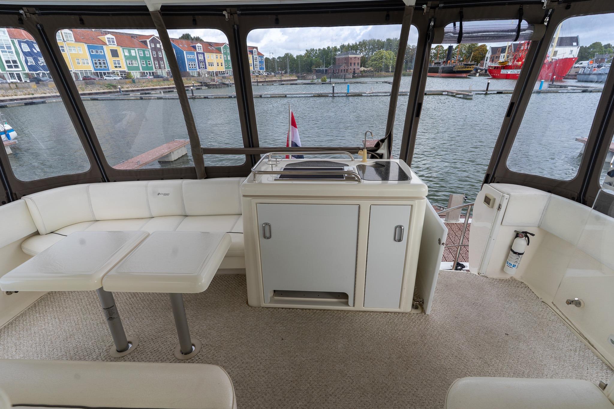 Cruisers Yachts 415 Express Motoryacht