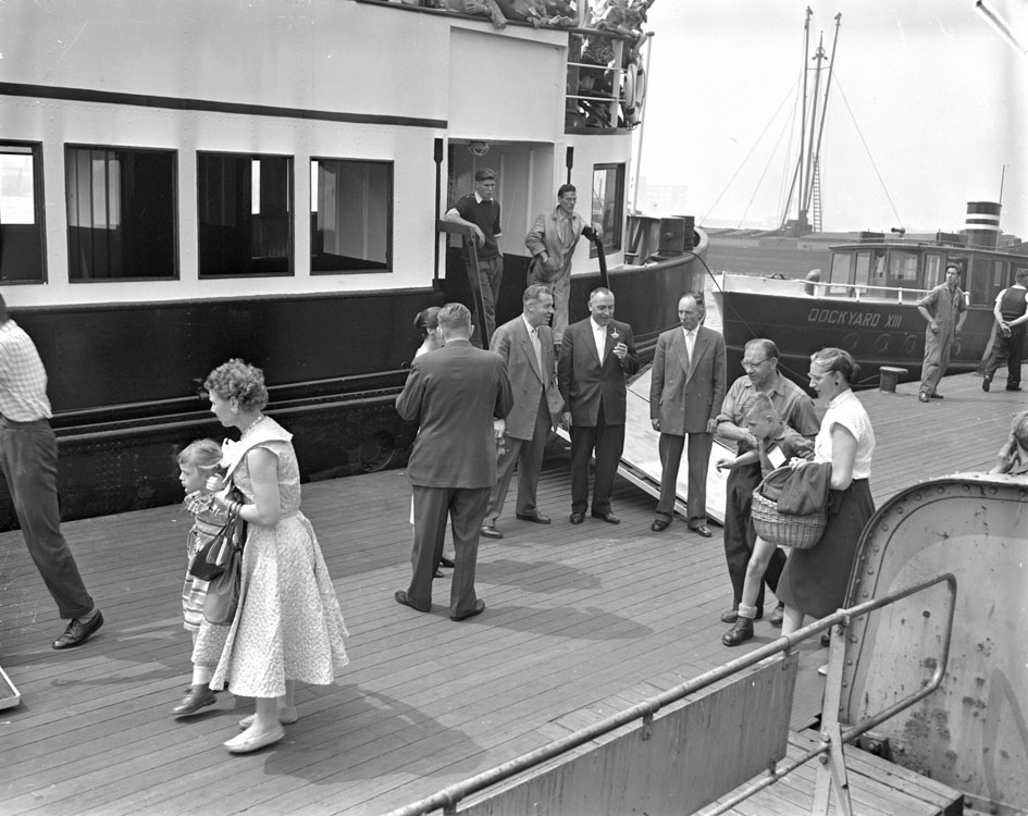 Dockyard 13, Motor tender