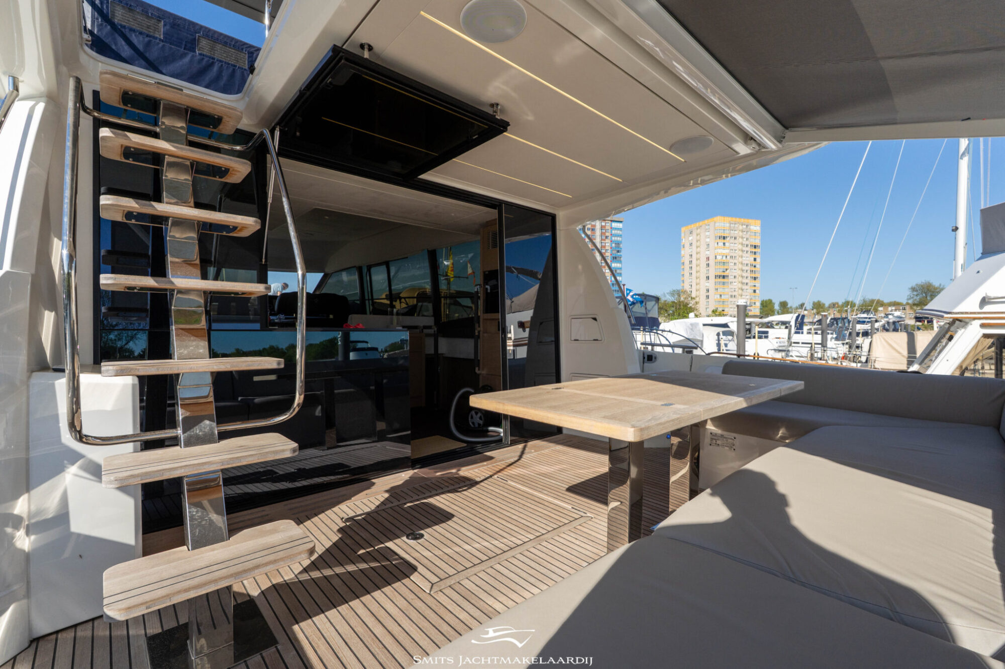 Prestige 590 Flybridge