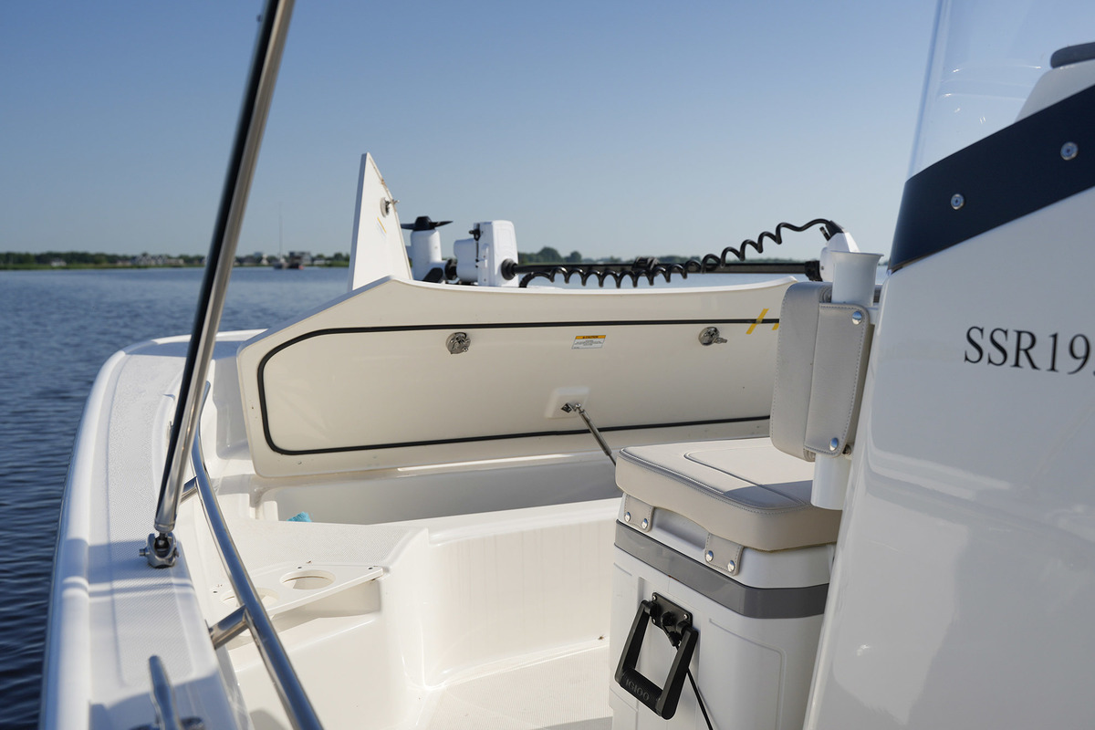 Boston Whaler 210 Montauk