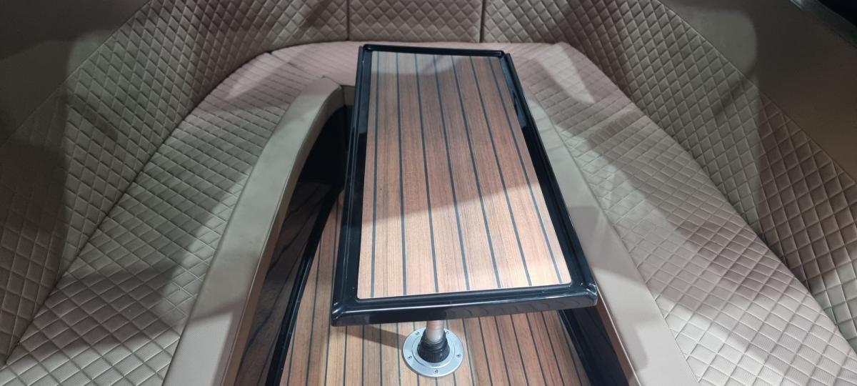 Primeur 710 Tender met Boegschroef