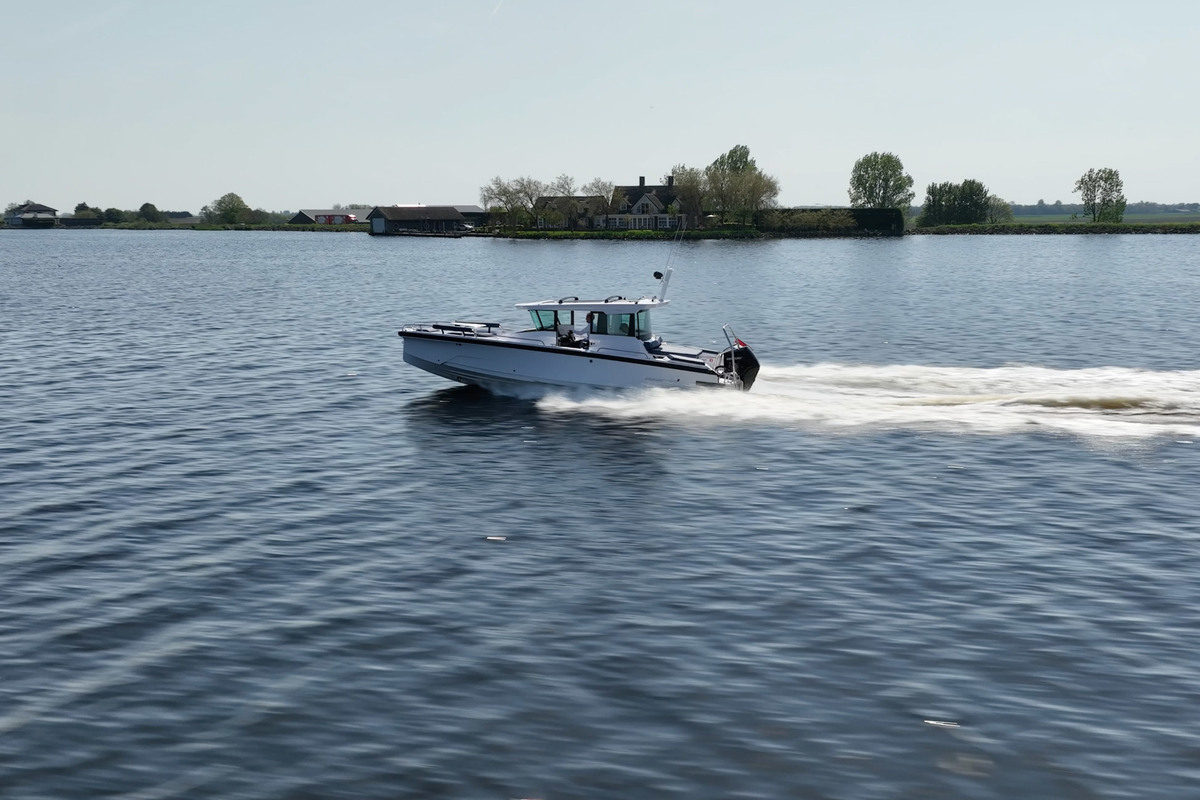 Axopar 29 XC Cross Cabin