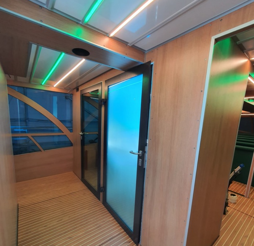 Houseboat Holiday Sun Deck 60
