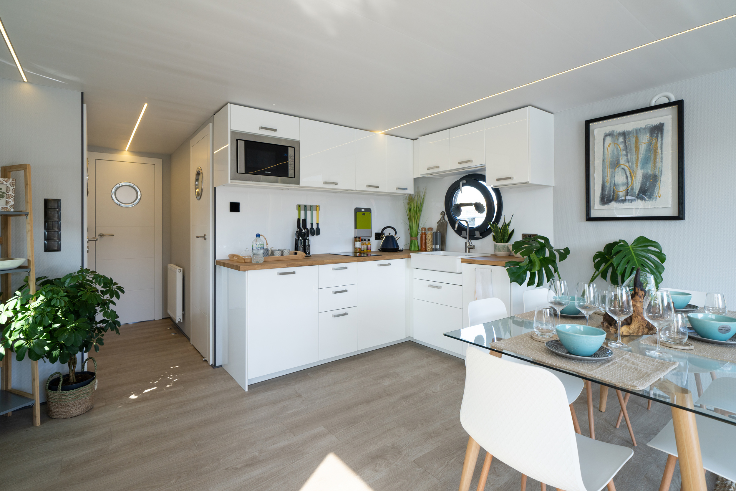 La Mare Houseboat Apartboat XXL - NEW La Mare Houseboat Apartboat XXL - NEW