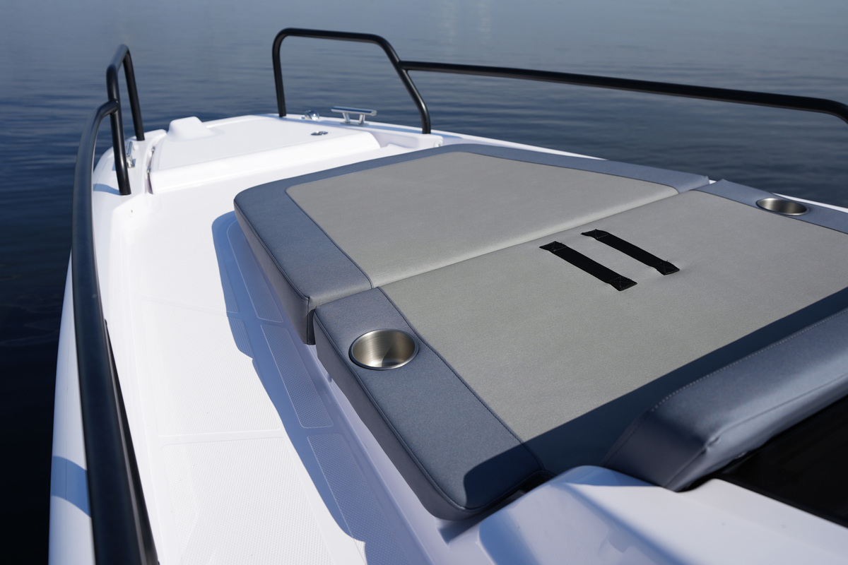 Axopar 25 Cross Bow & Cross Top