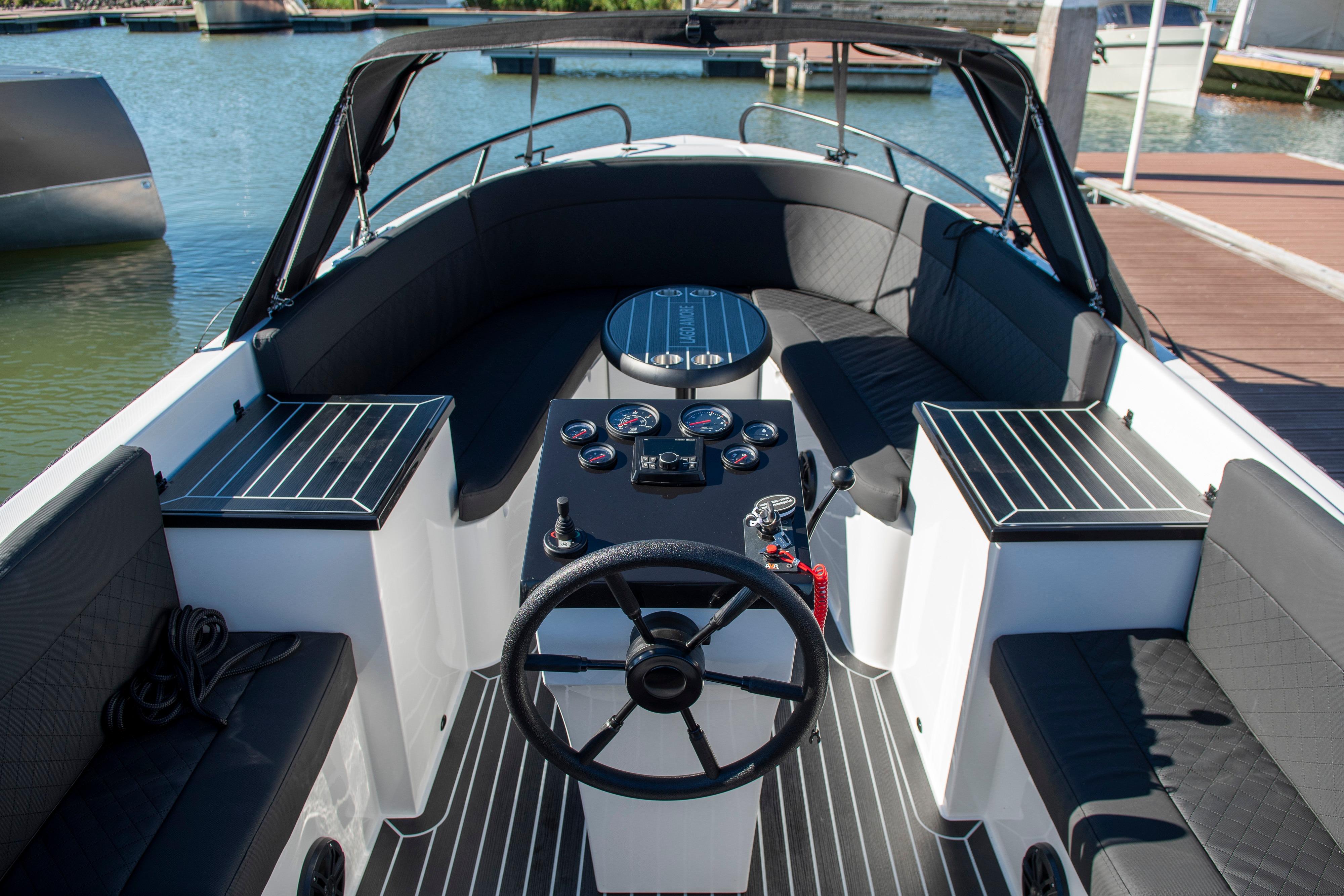 Lago Amore 633 Tender