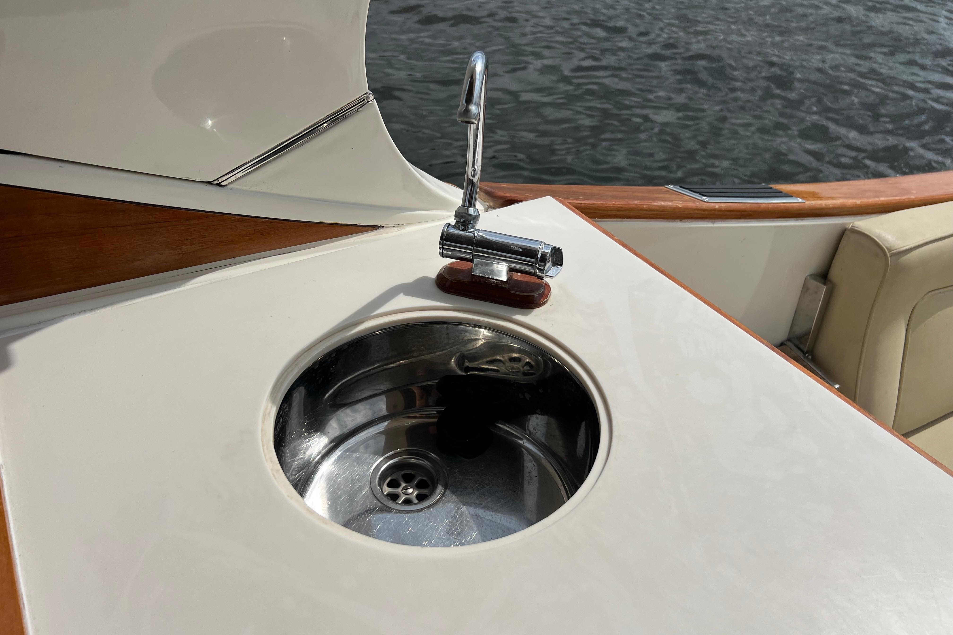 Long Island 40 Runabout
