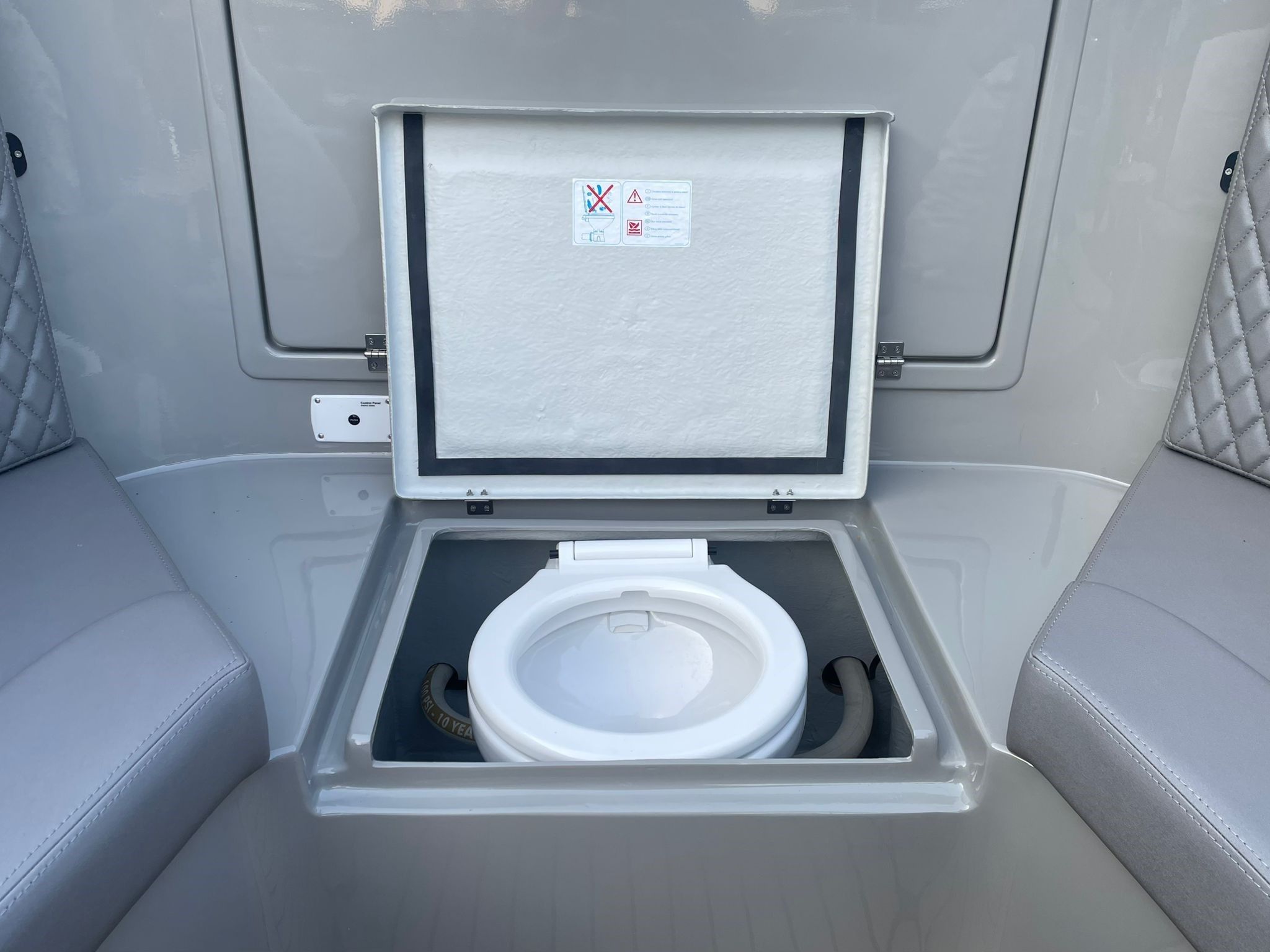 Seafury 900 Soft-top