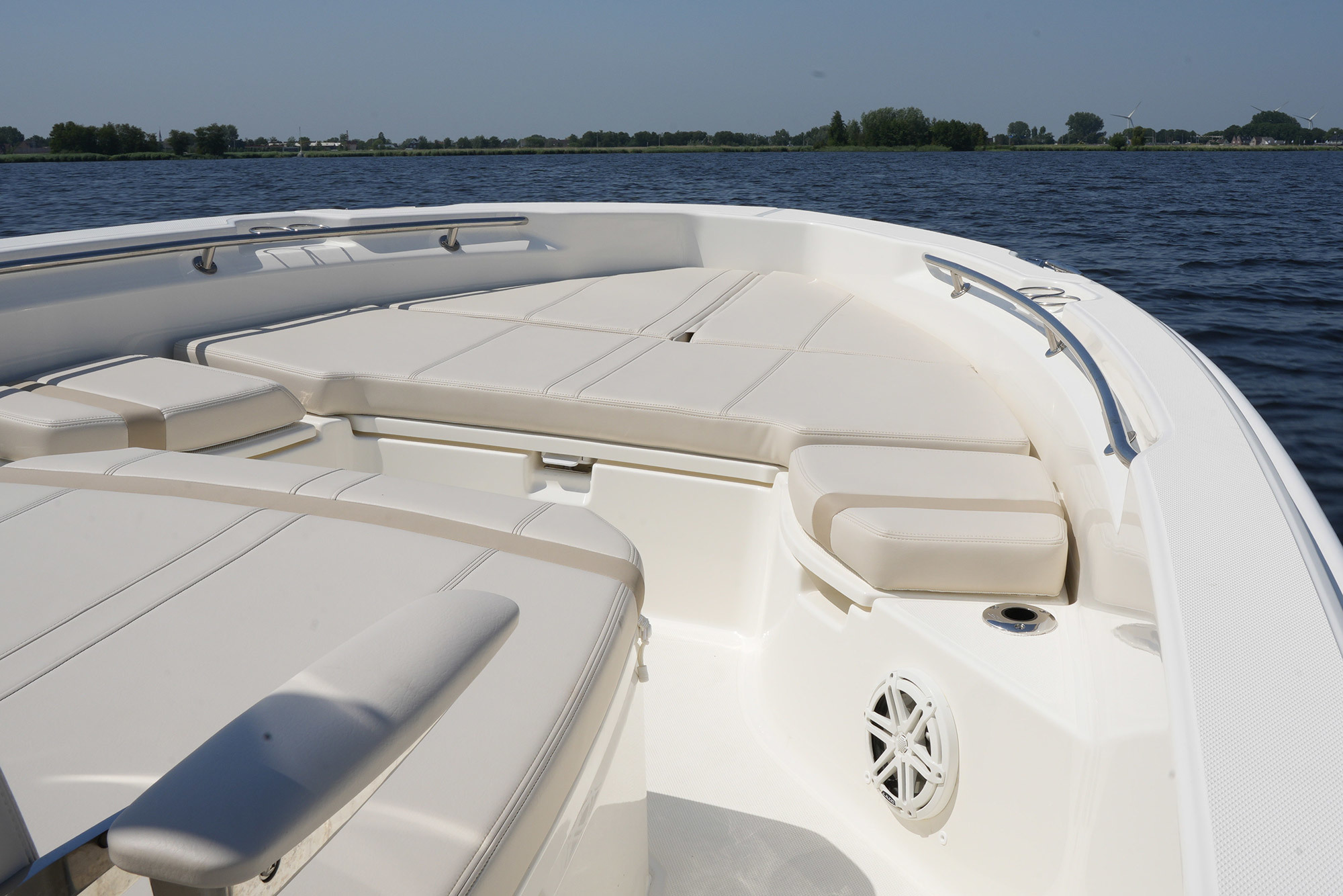 Boston Whaler 250 Dauntless