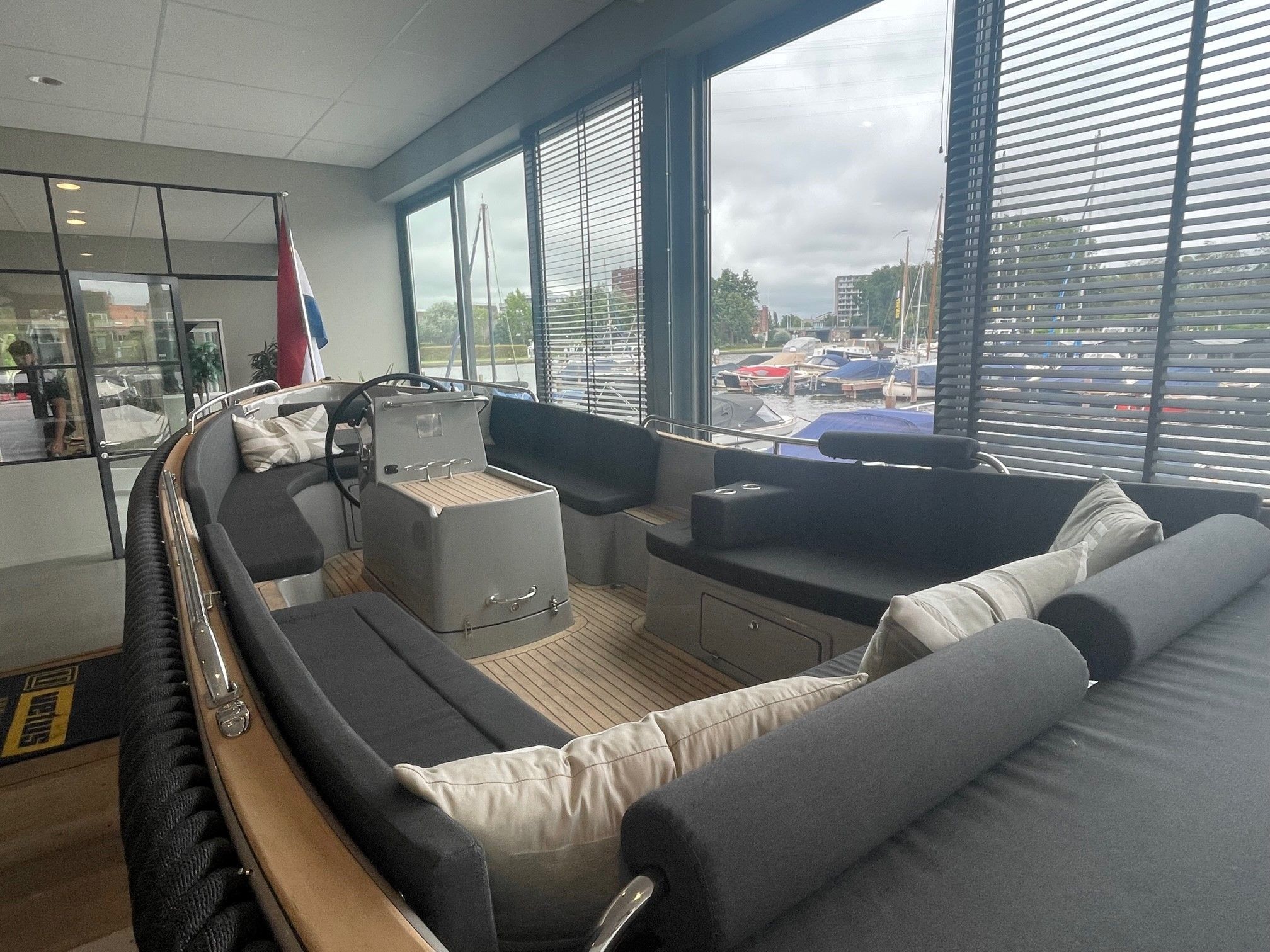 Seafury 700C