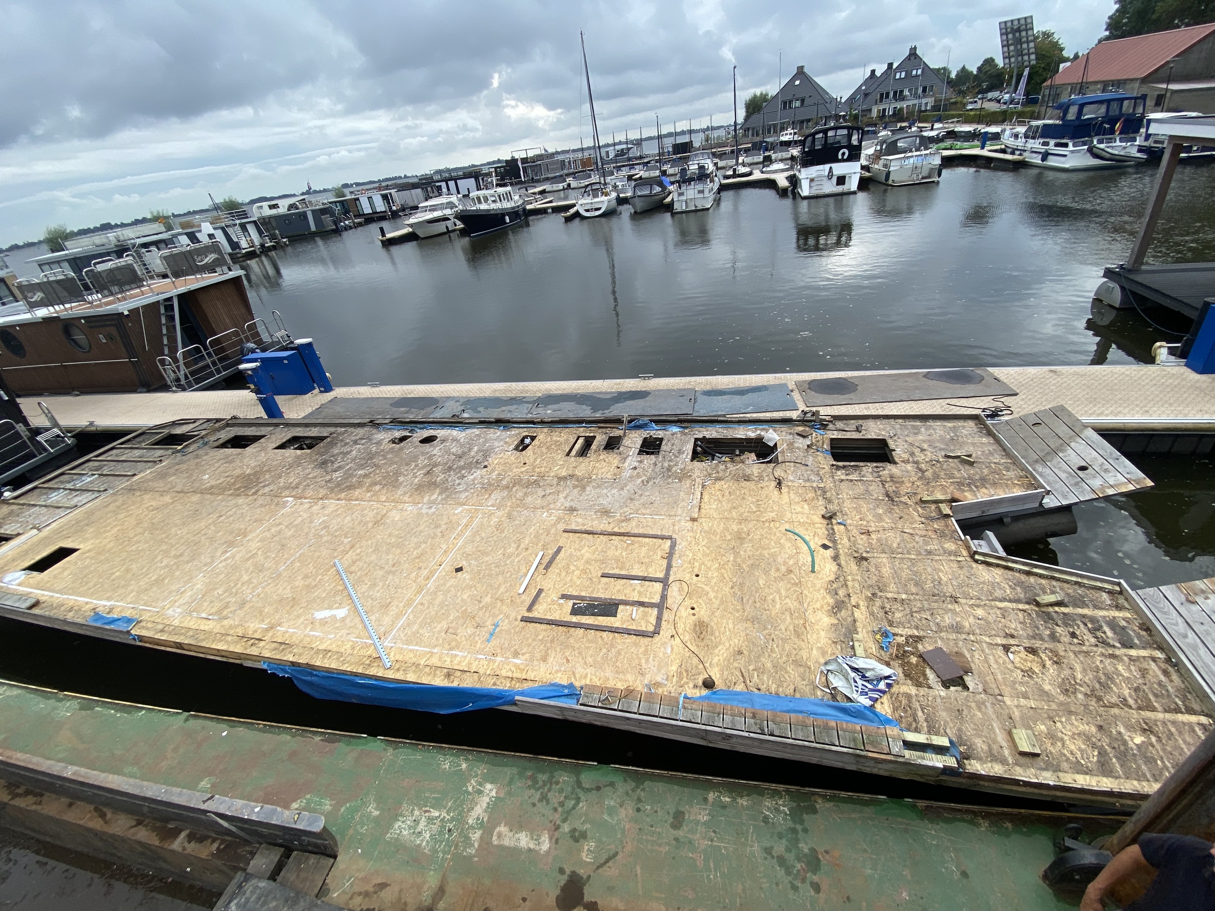 LST Boatin (onderstel) Houseboat hoofdfoto: 1