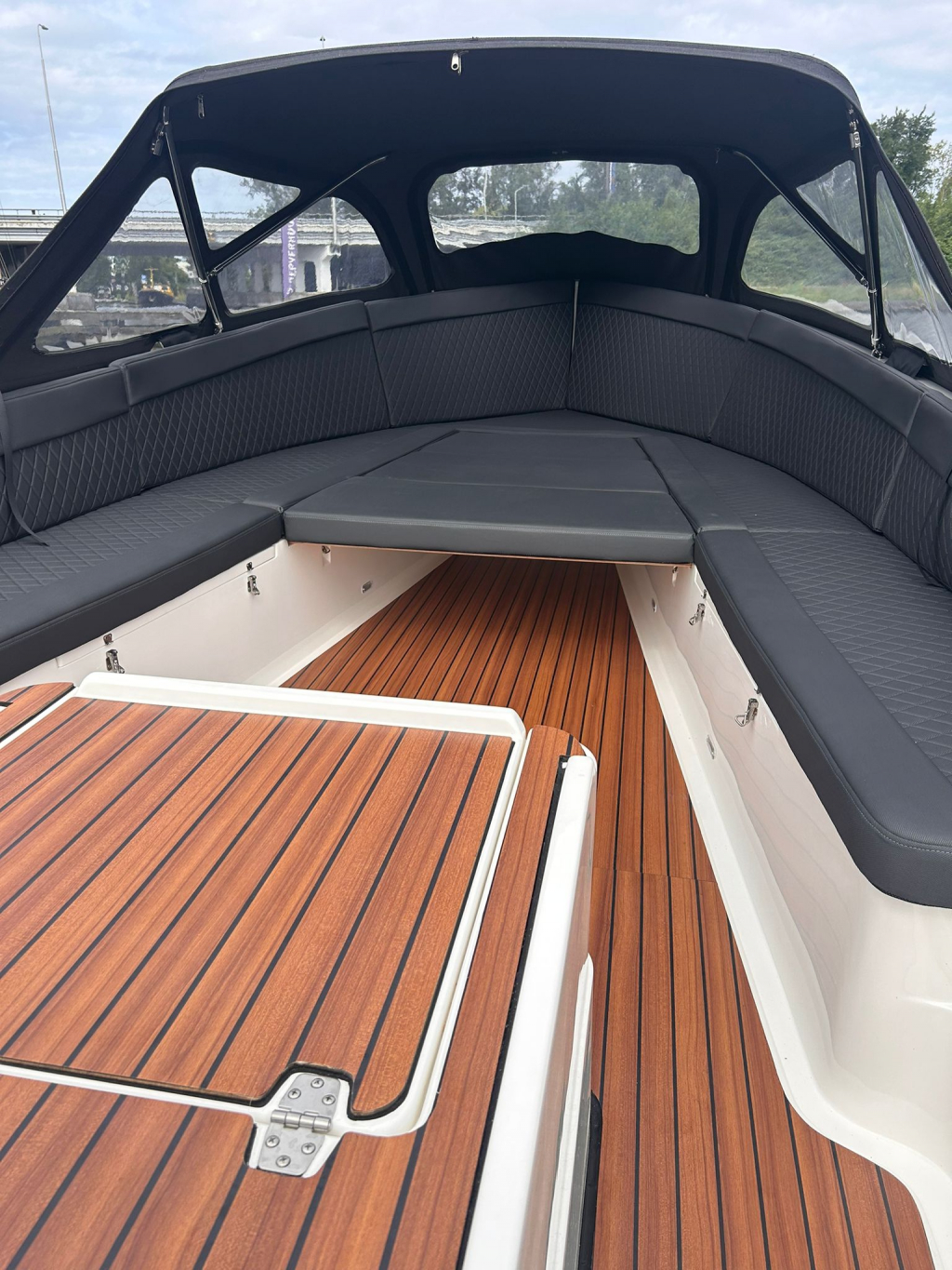 Pieterman 750 met 27 VETUS  750 diesel 