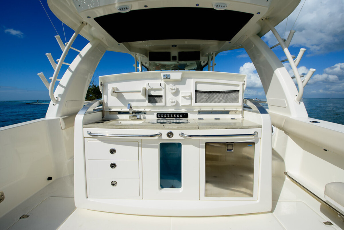 Boston Whaler 420 Outrage