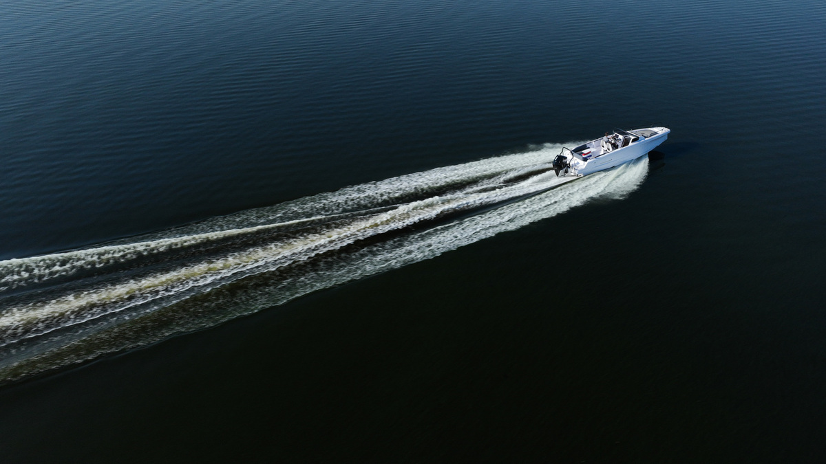 Axopar 25 Cross Bow