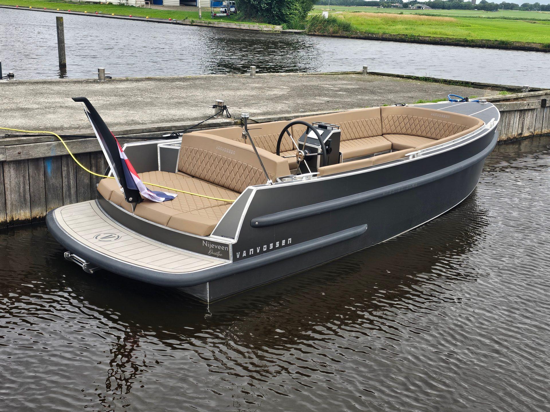 Van Vossen Plugin E tender 595 DE GROOTSTE SLOEPENSHOWROOM VAN NEDERLAND