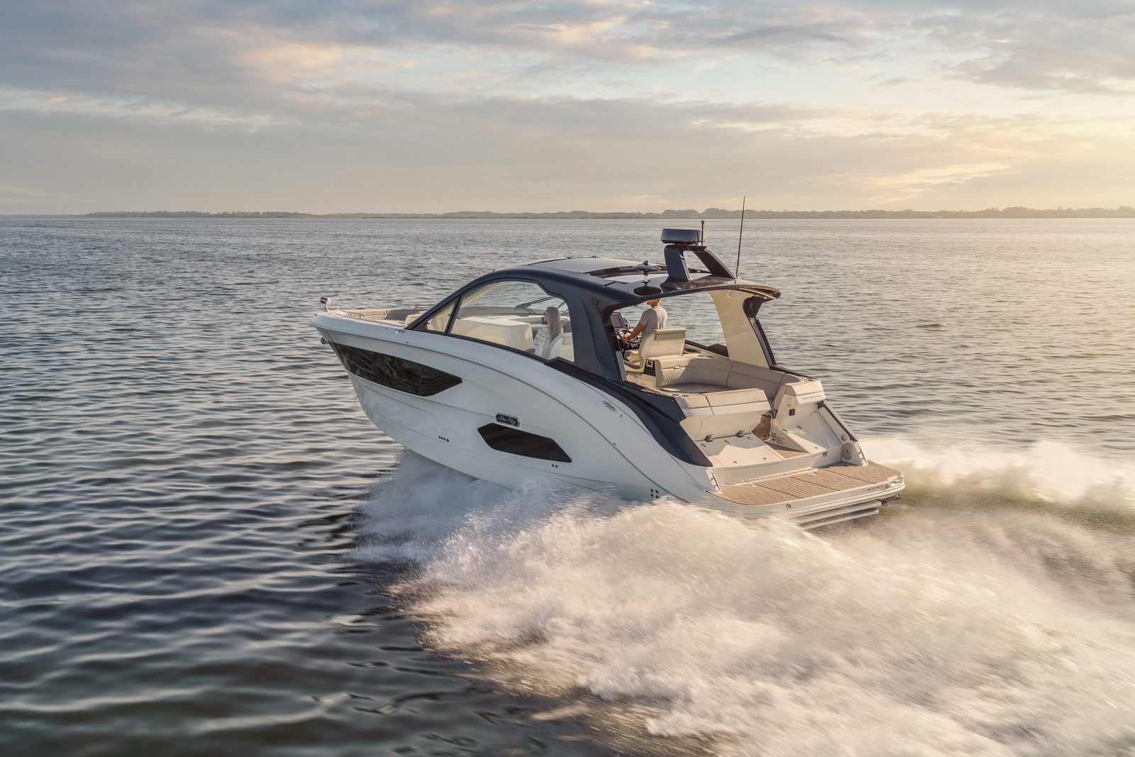 Sea Ray Sundancer 370