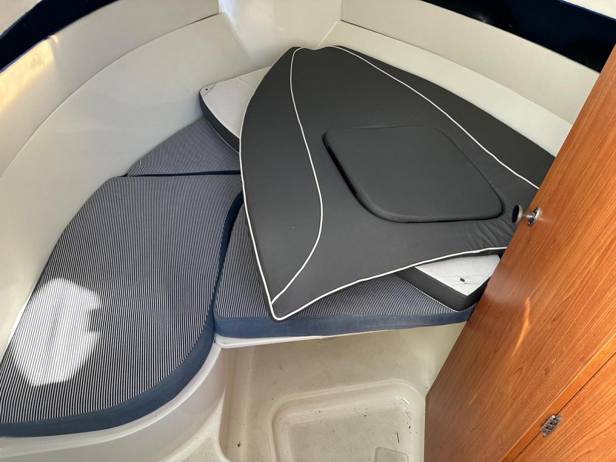 RANCRAFT RM-Yacht Ranieri RV-25 Console boat