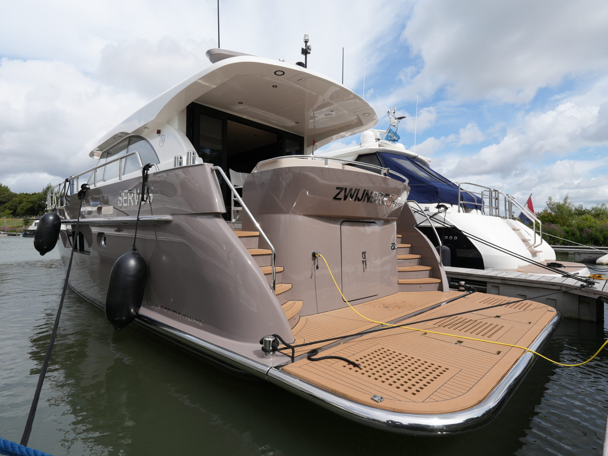 Van den Hoven Executive 15.00 MK II