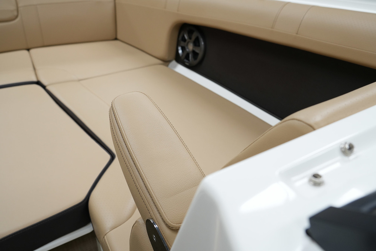 Sea Ray SDX 270
