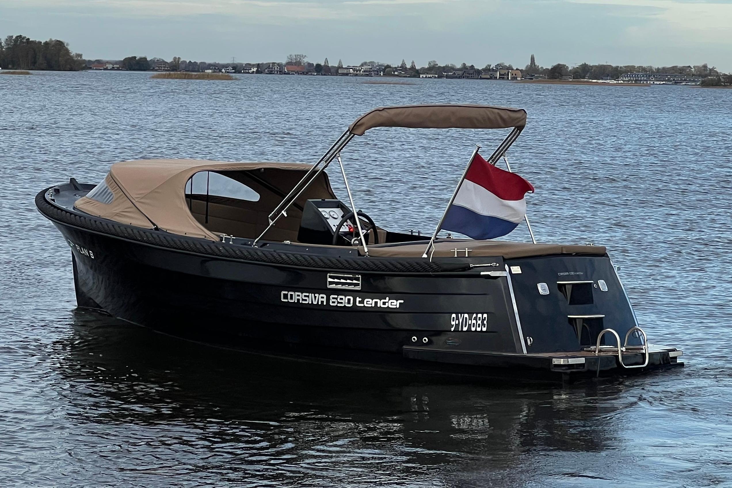 Corsiva 690 Tender