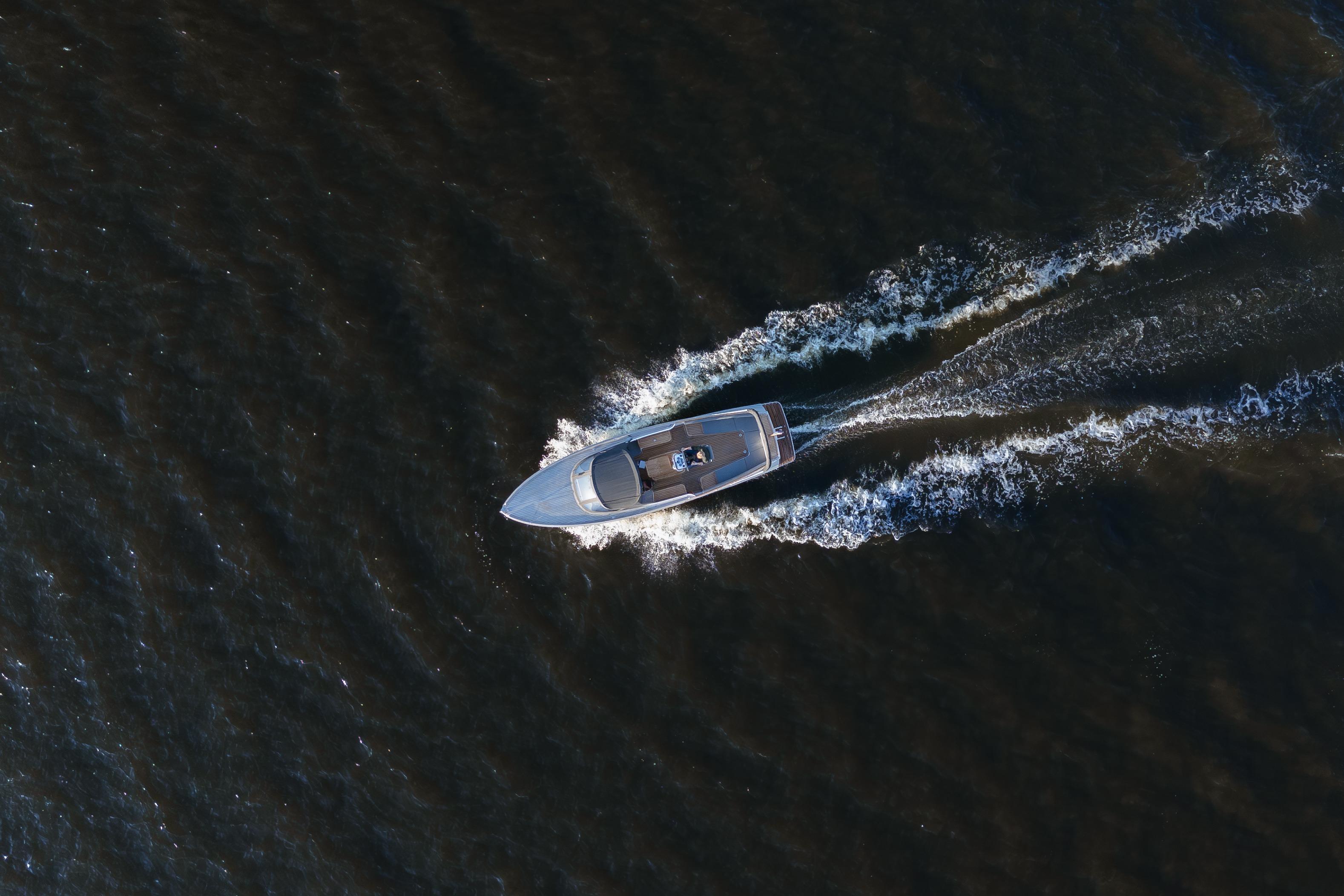 Tender AdmiralsTender C28