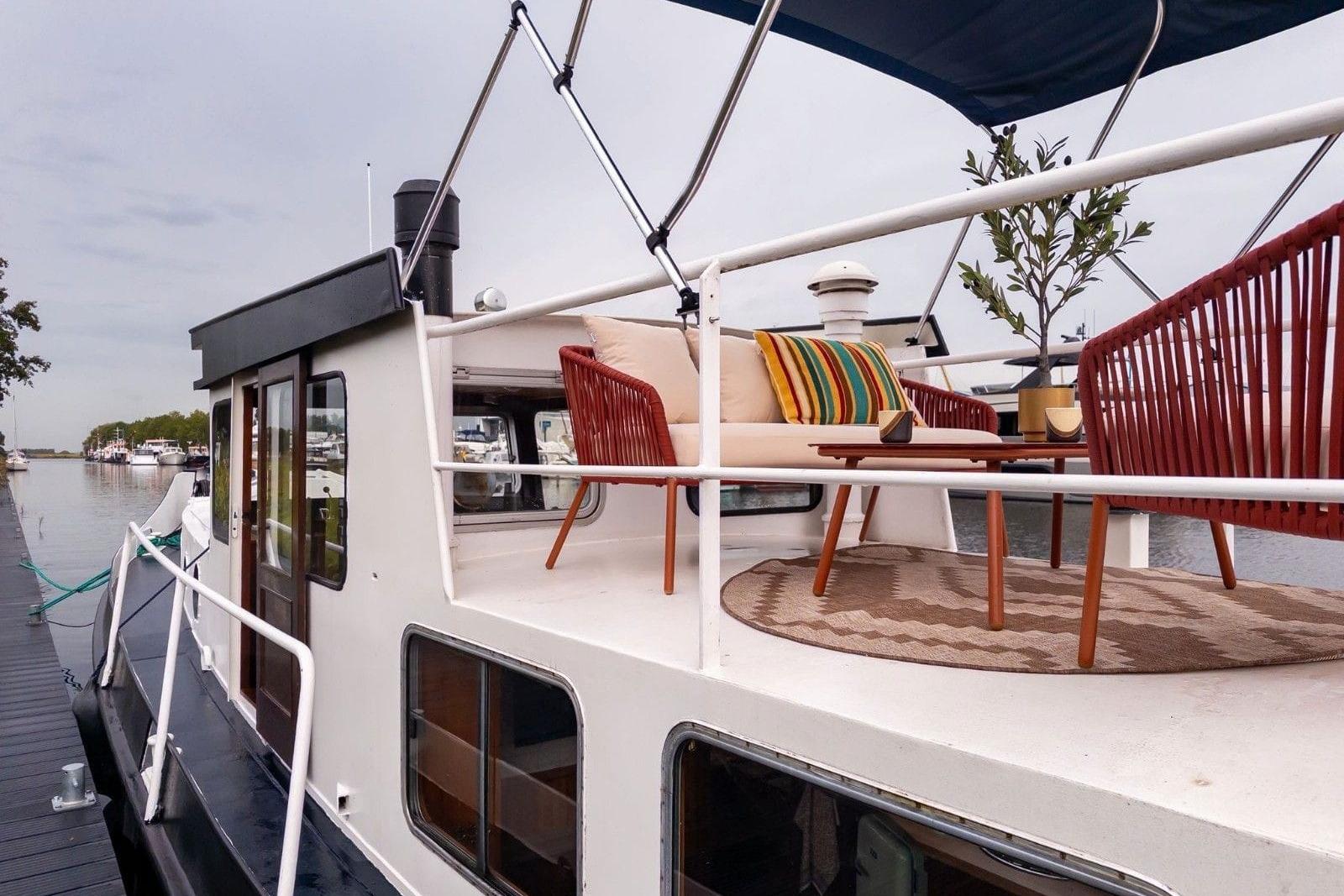 Lemsteraak motorjacht