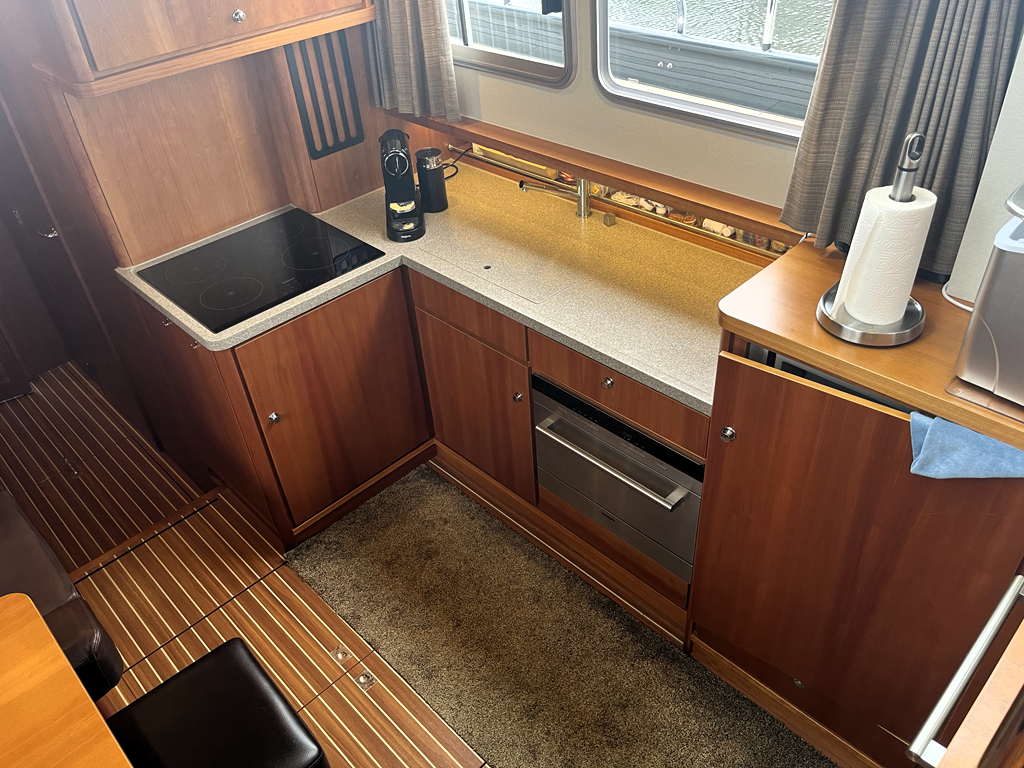 Linssen Grand Sturdy 470 Sedan Wheelhouse