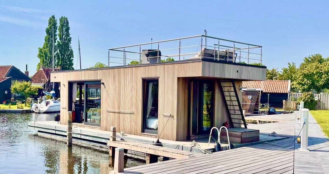 Surla 12 Houseboat Terherne (koop)ligplaats Beschikbaar
