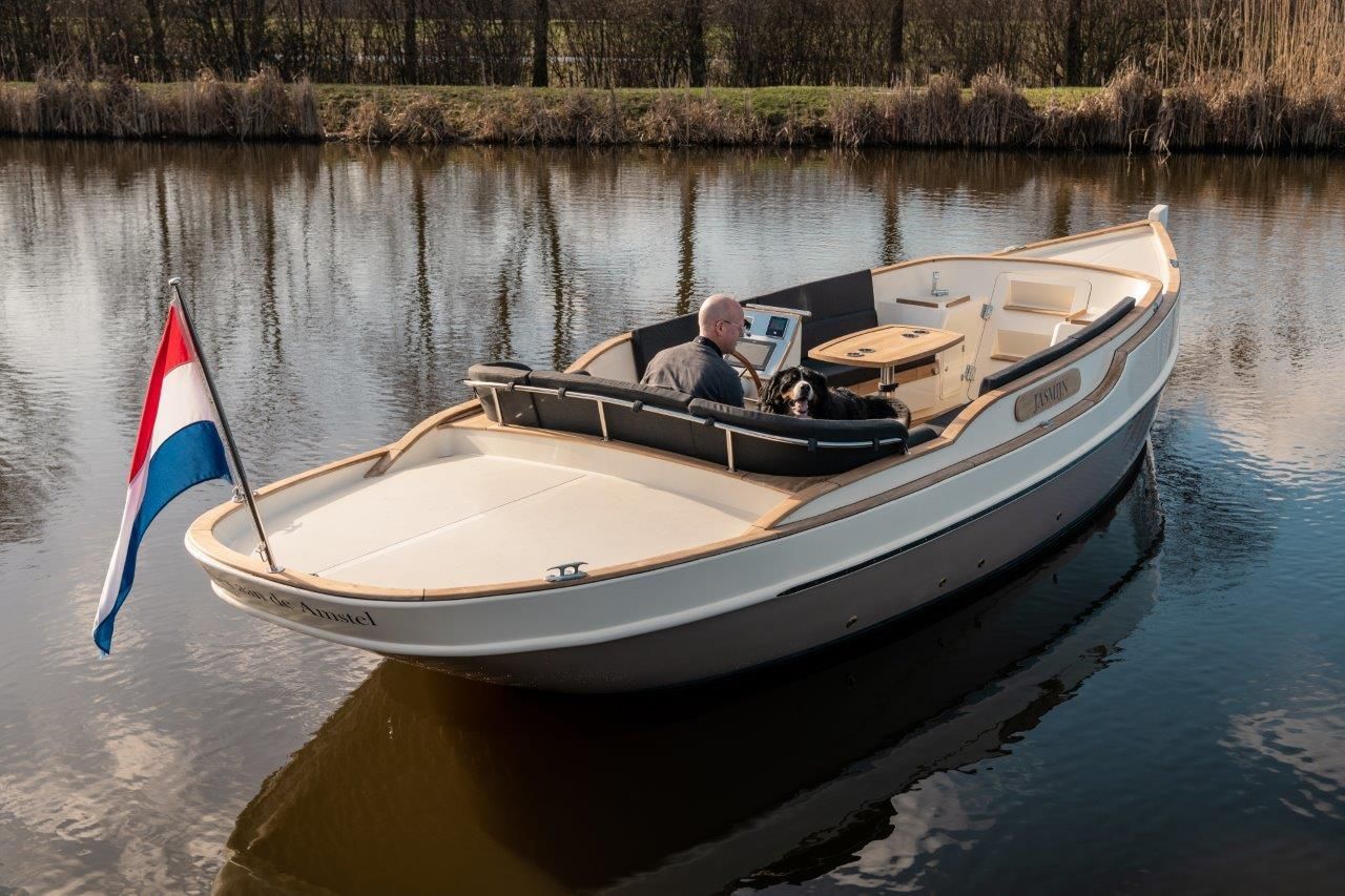 Menken Henley 28