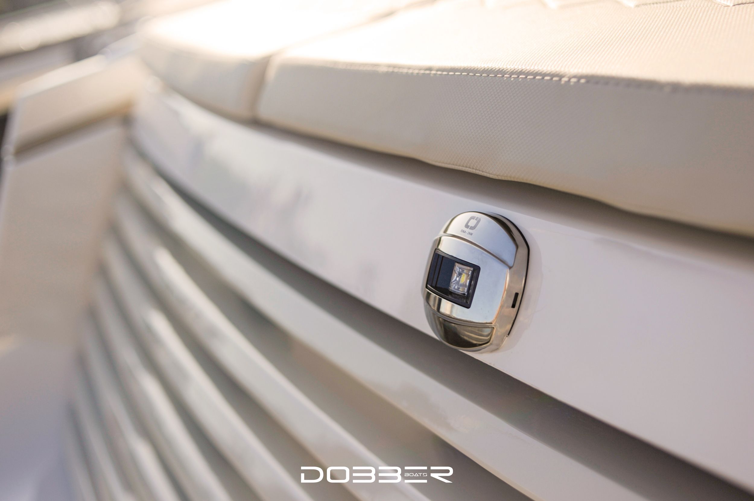 DOBBER 750 Tender