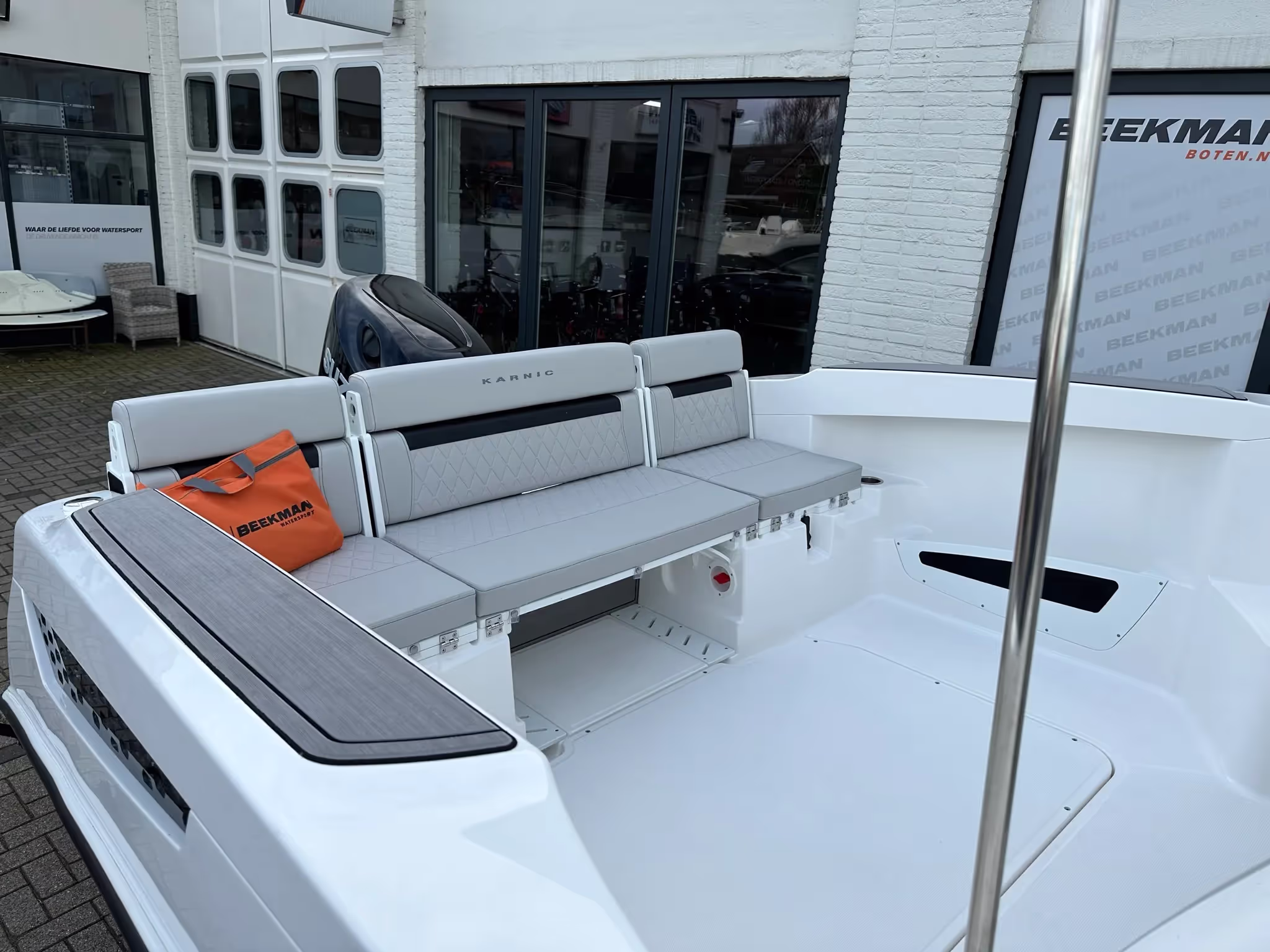 Karnic SL640 Walkaround