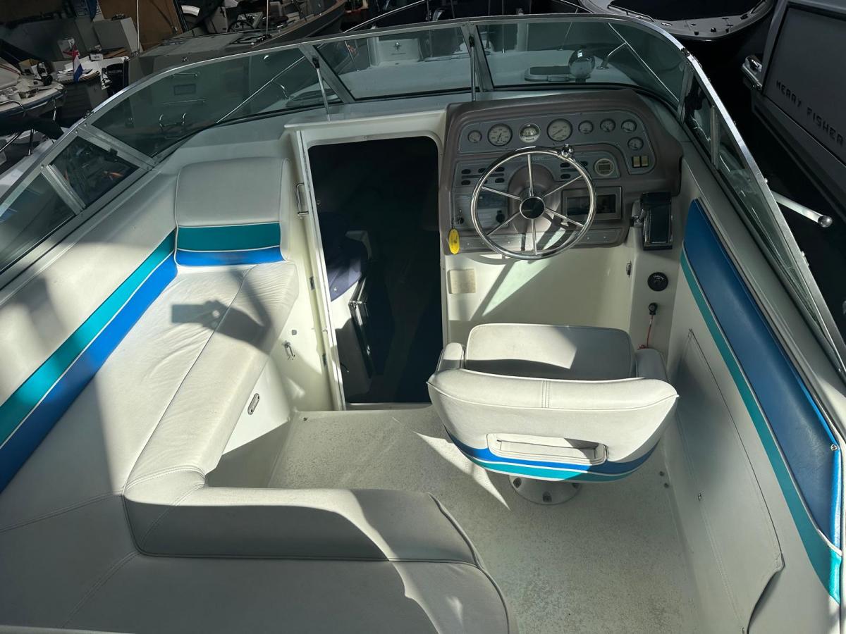 Rinker 260 FIESTA FEE